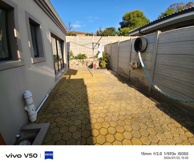 3 Bedroom Property for Sale in Reebok Western Cape